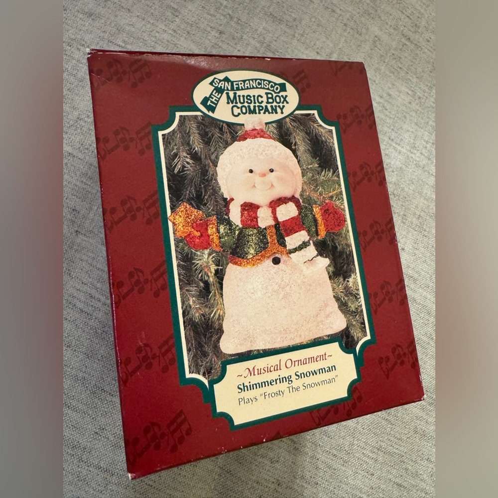 NEW San Francisco Music Box Company shimmering snowman plays frosty the snowman